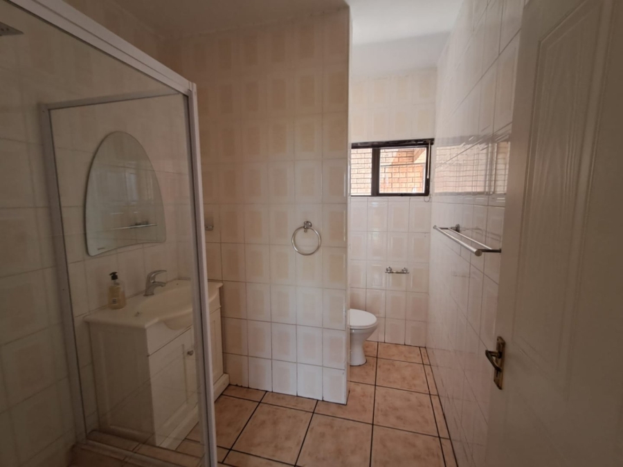 4 Bedroom Property for Sale in Roylglen Gardens Northern Cape